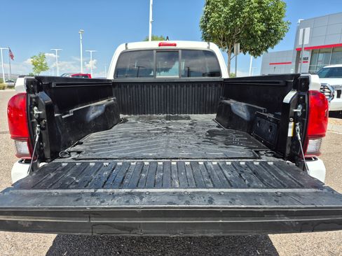 Used 2021 Toyota Tacoma SR5 AWD/4WD image 20
