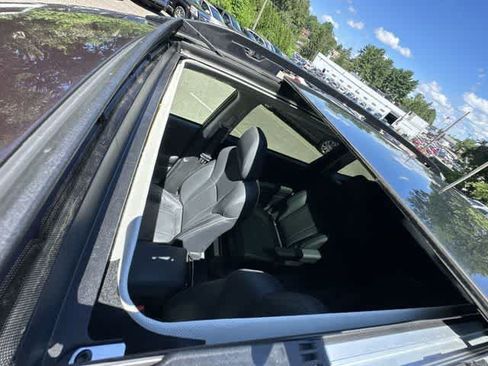 Used 2024 Subaru Ascent Touring AWD/4WD image 6
