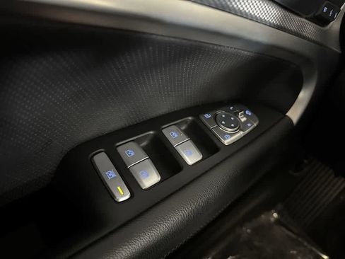 Used 2023 Genesis G70 3.3T RWD image 16