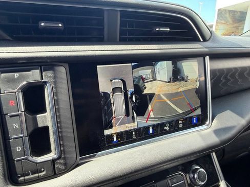 Used 2022 GMC Yukon XL Denali w/ Advanced Technology Package AWD/4WD image 13