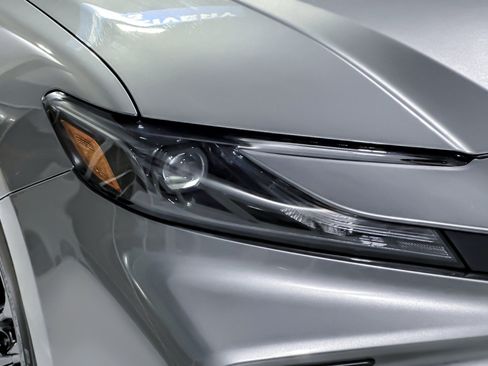 Used 2026 Toyota Camry SE FWD image 12