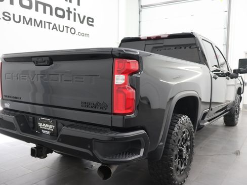 Used 2024 Chevrolet Silverado 3500 High Country w/ High Country Premium Package AWD/4WD image 4