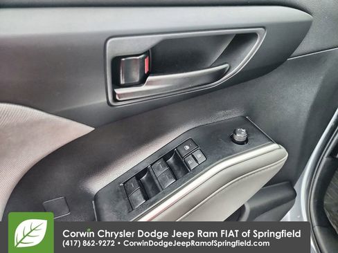 Used 2023 Toyota Highlander LE image 20