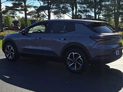 New 2026 Chevrolet Equinox EV LT image 2