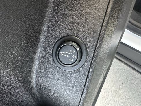 Used 2019 Chevrolet Equinox LT image 28
