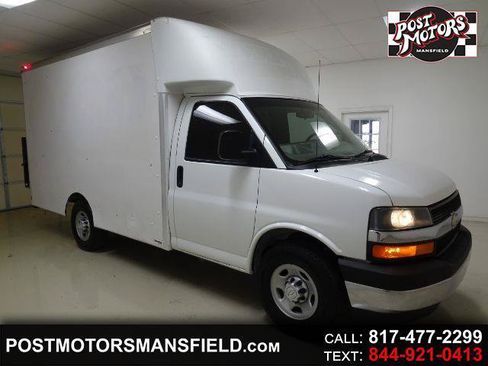 Used 2017 Chevrolet Express 3500 RWD image 1