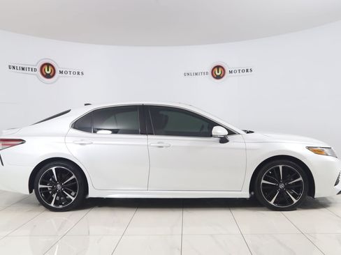 Used 2019 Toyota Camry XSE FWD image 2