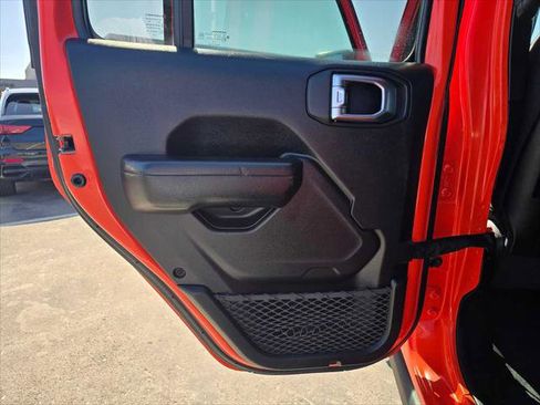 Used 2019 Jeep Wrangler Unlimited Rubicon AWD/4WD image 17