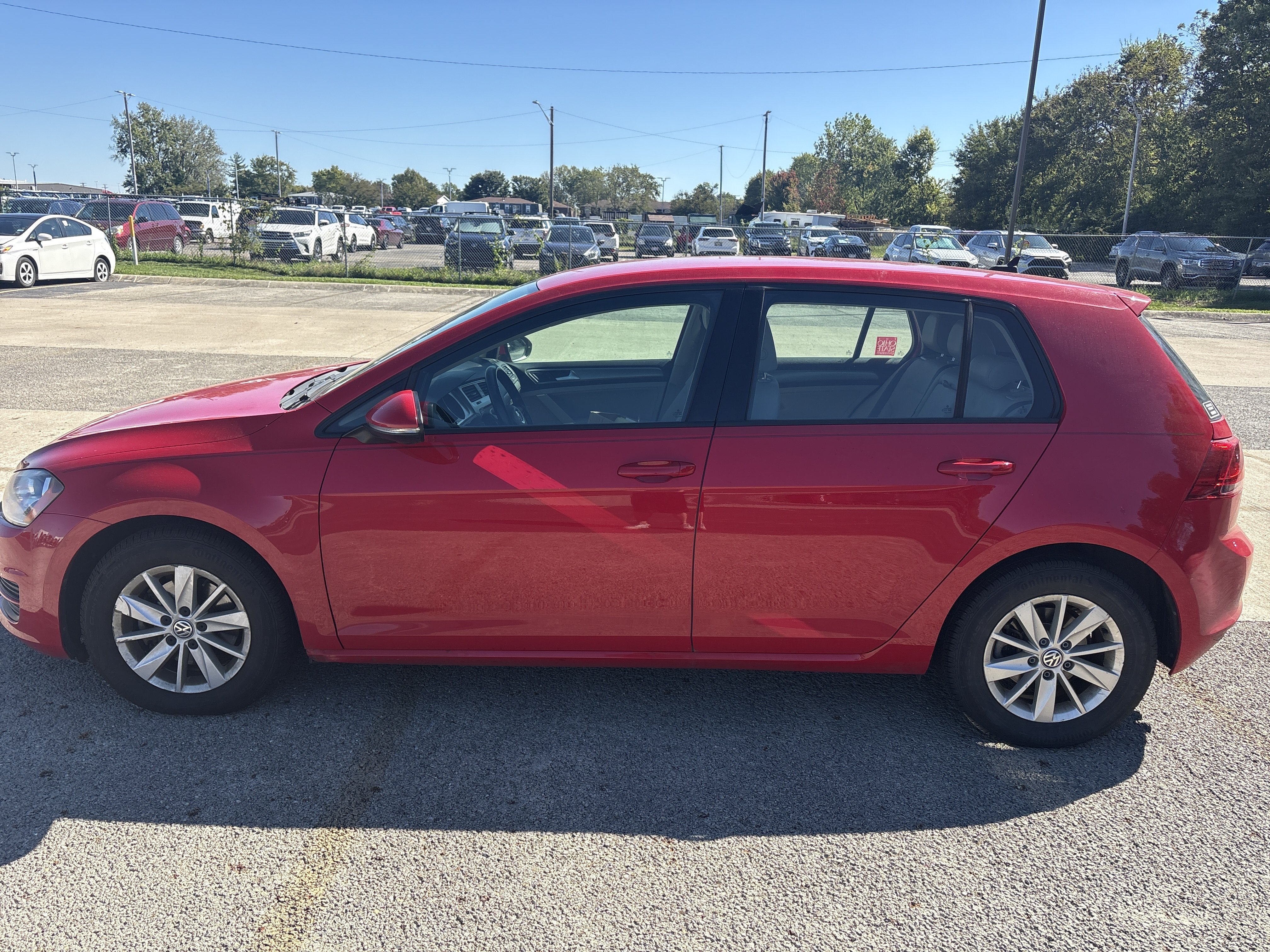 Used 2015 Volkswagen Golf S FWD image 2