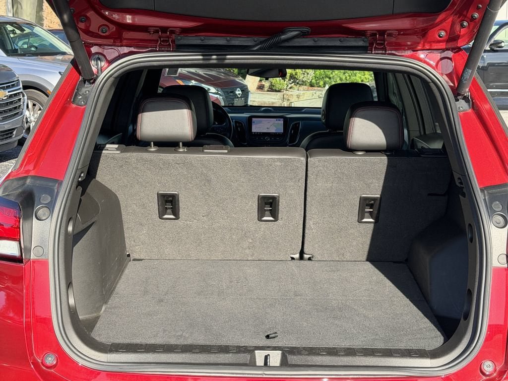 Used 2022 Chevrolet Equinox RS w/ RS Leather Package FWD image 12