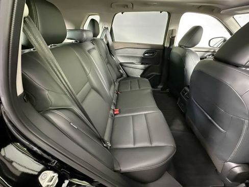 Used 2023 Nissan Rogue SV w/ SV Premium B Package image 28