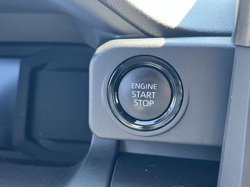 Used 2025 Toyota Tacoma SR AWD/4WD image 28