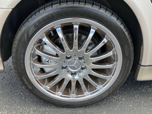Used 2000 Mercedes-Benz E 320 Sedan image 25