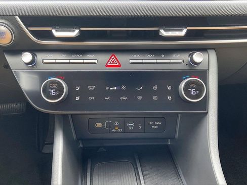 Used 2025 Hyundai Sonata Limited image 32
