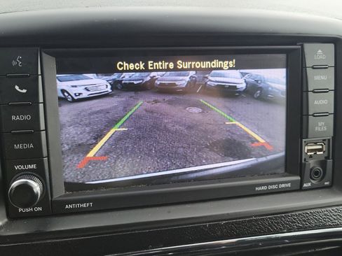 Used 2019 Dodge Grand Caravan SE FWD image 29