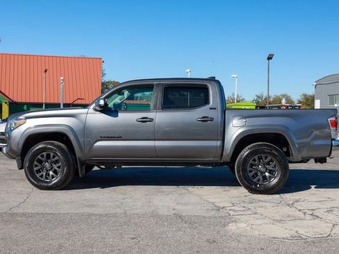 Used 2022 Toyota Tacoma SR5 image 8