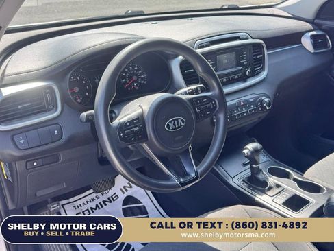 Used 2017 Kia Sorento AWD image 9