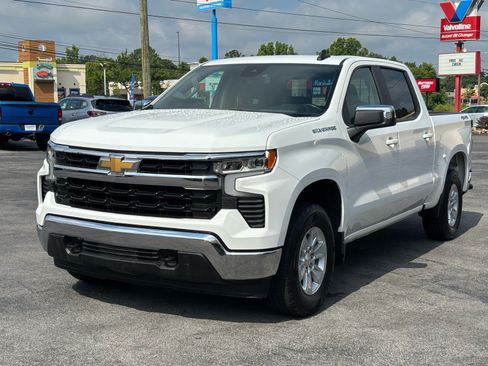 Used 2025 Chevrolet Silverado 1500 LT AWD/4WD image 2