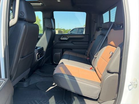 Used 2024 Chevrolet Silverado 3500 High Country w/ High Country Premium Package AWD/4WD image 28