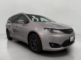 Used 2020 Chrysler Pacifica Touring-L FWD video 1