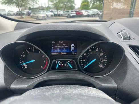 Used 2018 Ford Escape Titanium w/ Ford Safe & Smart Package AWD/4WD image 10