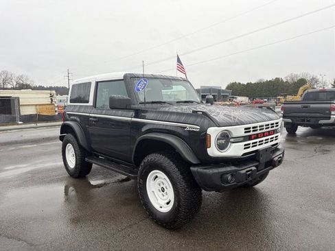 Certified 2024 Ford Bronco Heritage Edition image 3