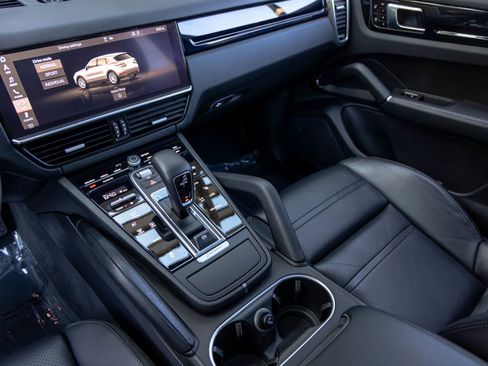 Certified 2021 Porsche Cayenne AWD/4WD image 43