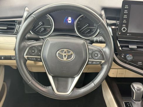 Used 2021 Toyota Camry XLE FWD image 16