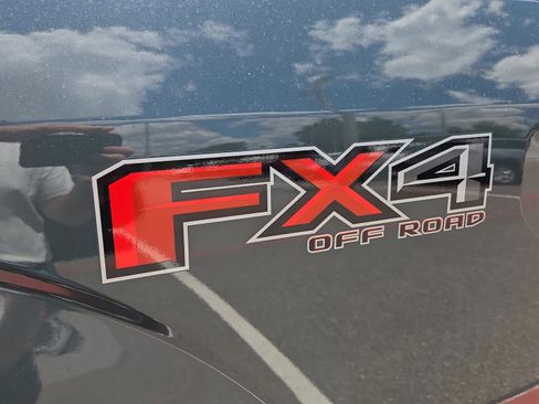 Used 2015 Ford F150 Lariat AWD/4WD image 6