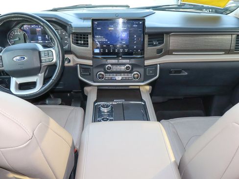 Used 2023 Ford Expedition Max Limited image 11