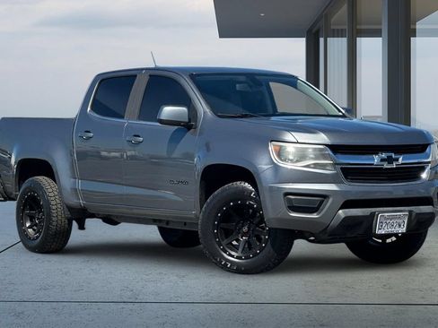 Used 2020 Chevrolet Colorado W/T w/ WT Convenience Package RWD image 2