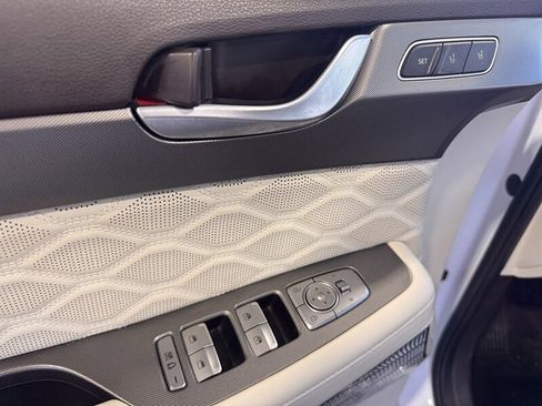 Used 2021 Hyundai Palisade Calligraphy image 21