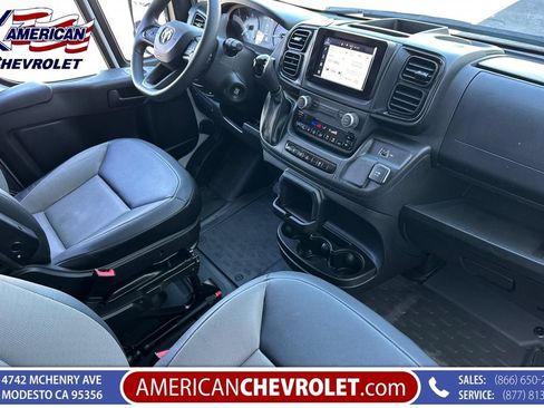 Used 2025 RAM ProMaster 2500 w/ Convenience Group FWD image 18