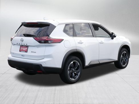 Used 2024 Nissan Rogue SV AWD/4WD image 7