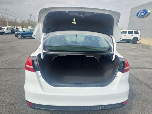 Used 2016 Ford Focus SE image 9