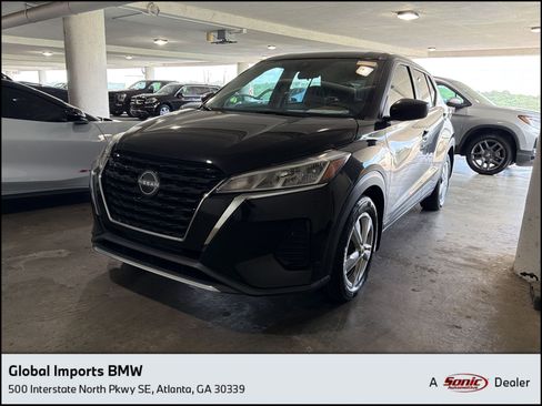 Used 2022 Nissan Kicks S FWD image 1