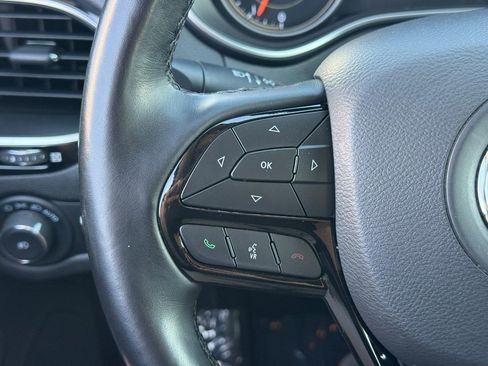 Used 2021 Jeep Cherokee Latitude Plus FWD image 20