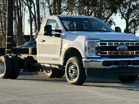 Used 2024 Ford F350 XLT AWD/4WD image 7
