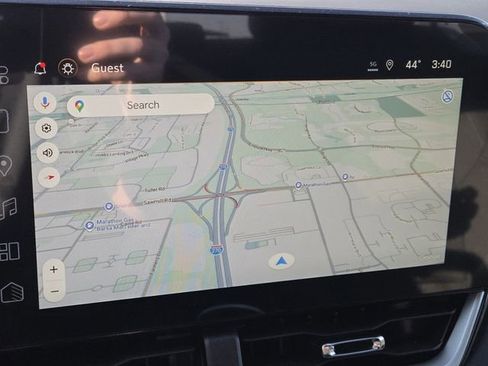 New 2026 Chevrolet Equinox LT w/ Safety and Technology Package FWD image 3
