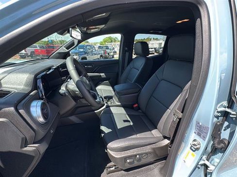 New 2026 Chevrolet Colorado LT w/ LT Convenience Package AWD/4WD image 13