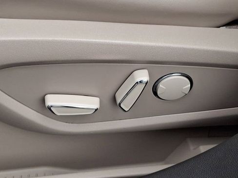 Used 2022 Lincoln Nautilus Reserve image 29