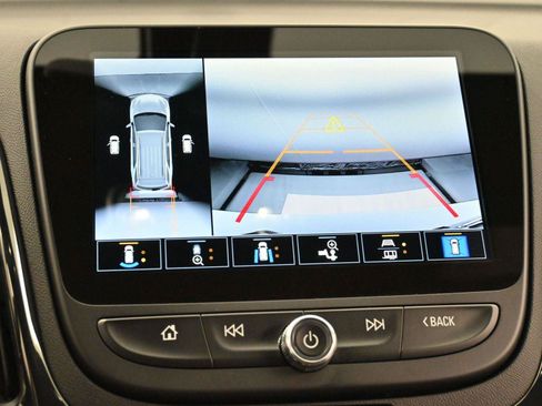 Used 2023 Chevrolet Equinox RS FWD image 22