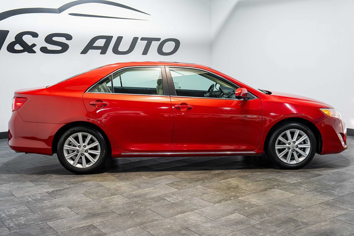 Used 2013 Toyota Camry XLE FWD image 8