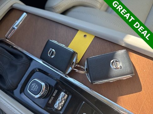 Used 2020 Volvo XC90 T6 Inscription w/ Protection Package Premier image 32