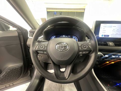 Used 2025 Toyota RAV4 XLE image 15