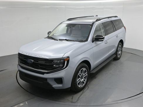 Certified 2025 Ford Expedition Active AWD/4WD image 37