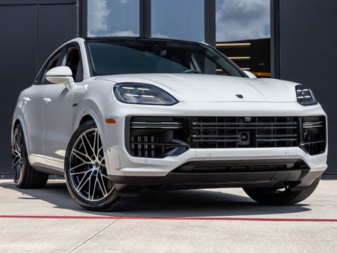 New 2026 Porsche Cayenne Turbo image 6