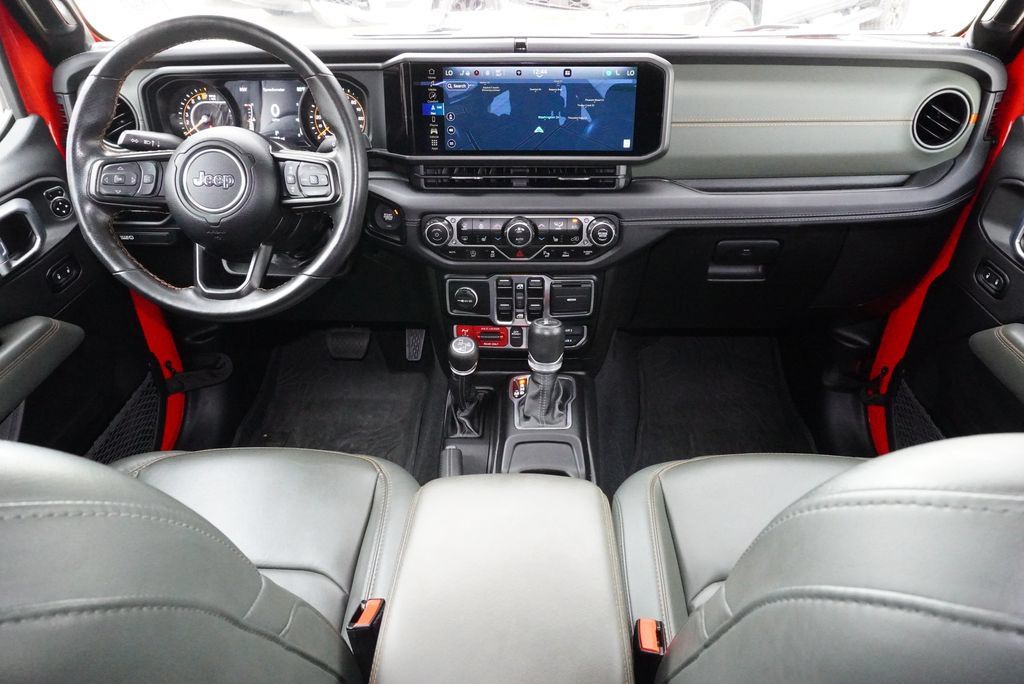 Used 2024 Jeep Gladiator Mojave AWD/4WD image 22