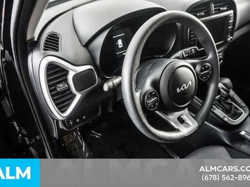 Used 2025 Kia Soul LX w/ LX Technology Package FWD image 27