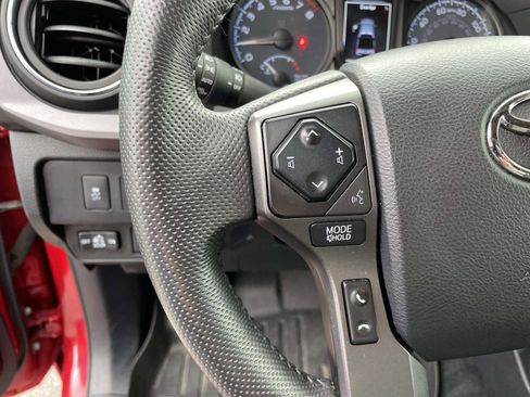 Used 2023 Toyota Tacoma TRD Off-Road image 19